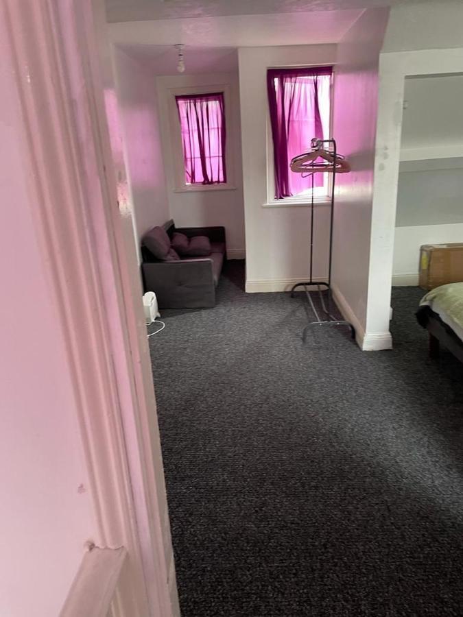 One Room To Stay With Fantastic Host Londra Dış mekan fotoğraf